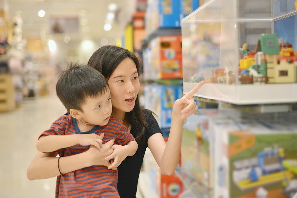 kids shopping toys