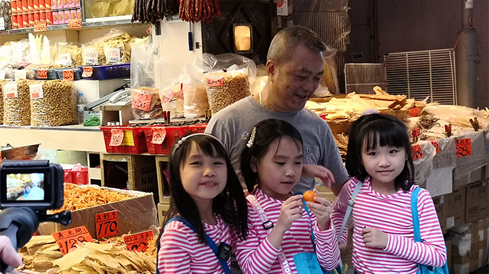 Shopping for Chinese New Year (Video)
